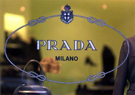 prada sconto dipendenti|Prada premia i dipendenti: 1500 euro da spendere in acquisti utili .